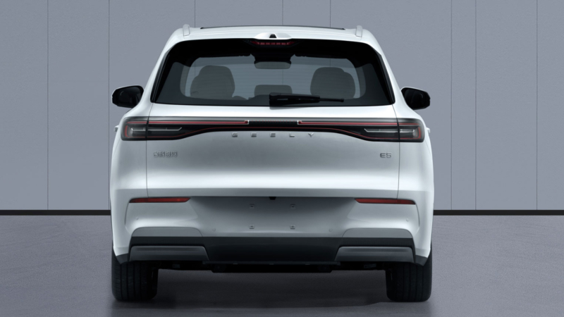 Обновленный Geely EX5
