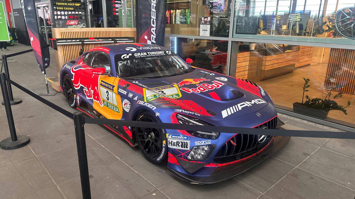 «За „пожившими“ шинами стоят очереди». Белорус рассказал про ADAC RAVENOL 24h Nürburgring Побывать на настоящих гонка…
