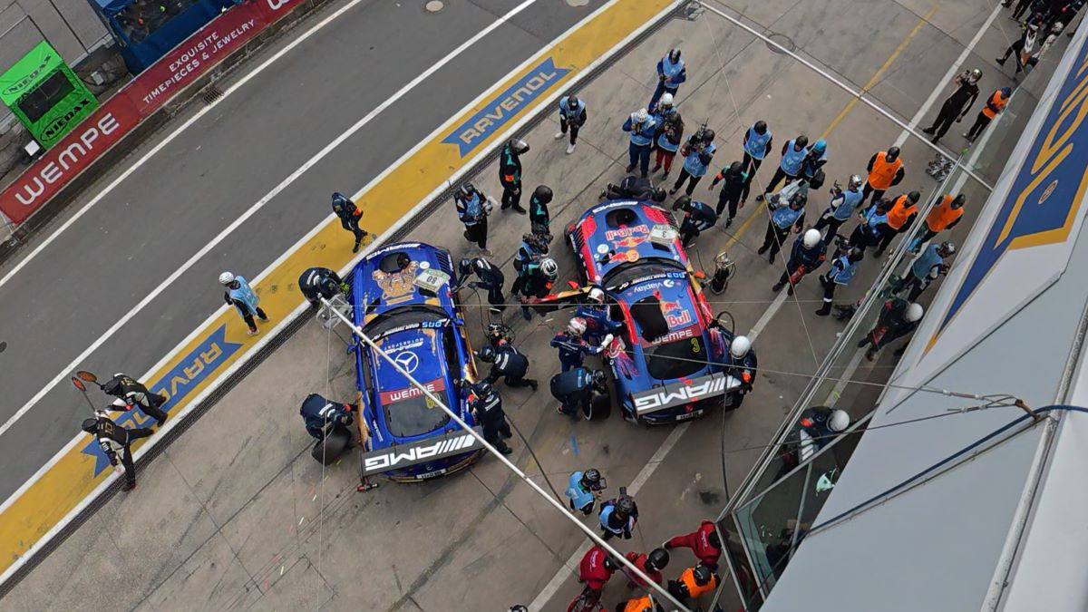 «За „пожившими“ шинами стоят очереди». Белорус рассказал про ADAC RAVENOL 24h Nürburgring Побывать на настоящих гонка…