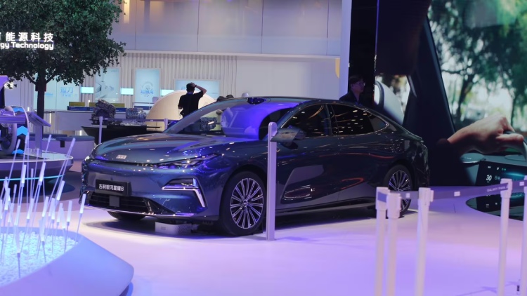 Geely Holding Group заключила глобальное партнерство с Google