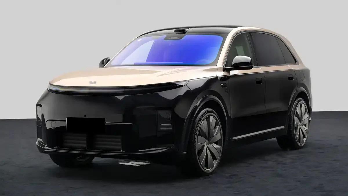 Li Auto представляет 2026 L8 EREV с батареей 5C и EMB в Китае, начиная с 52,900 USD