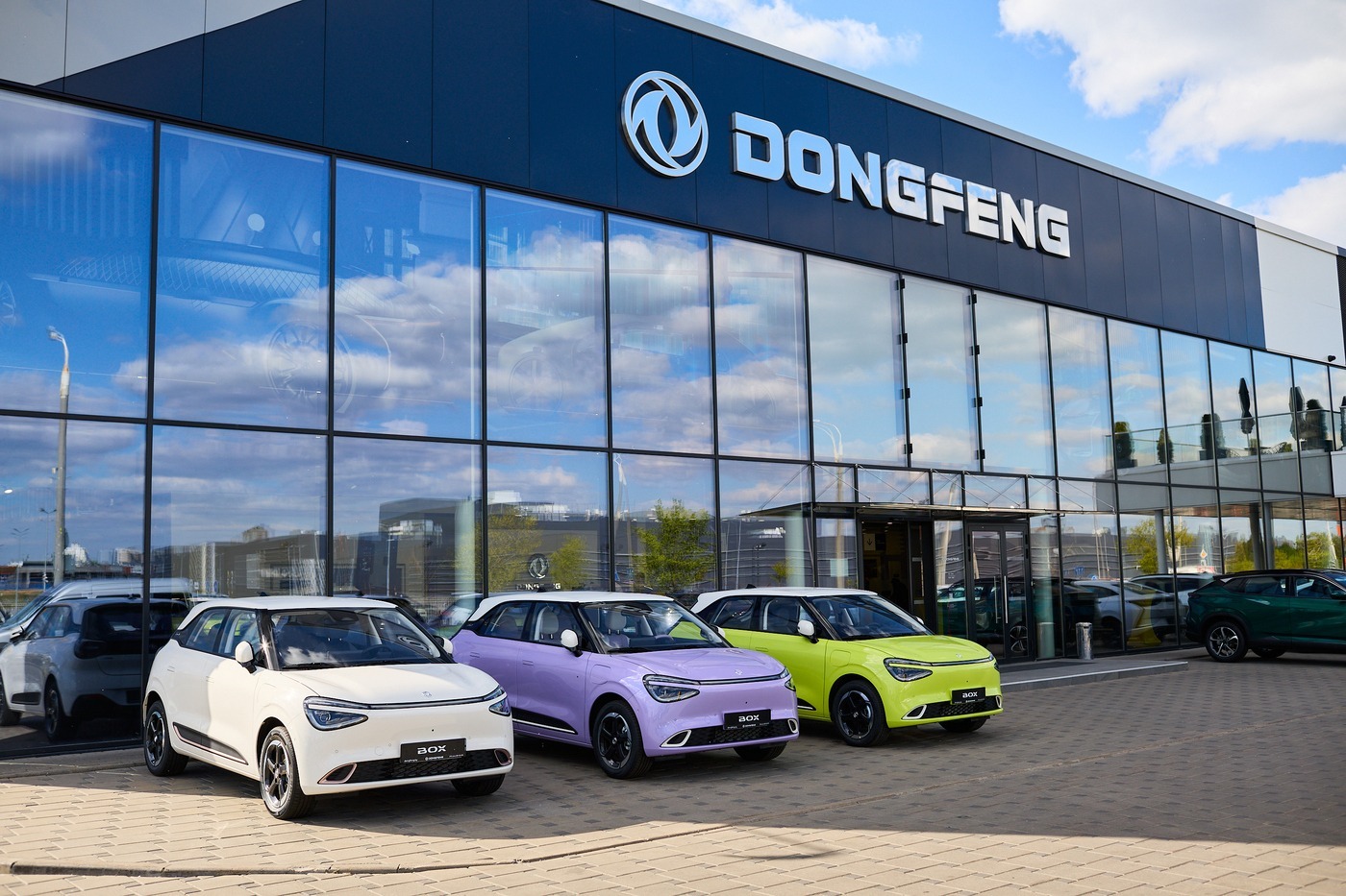 Опция «темный экран» теперь доступна для владельцев Dongfeng BOX