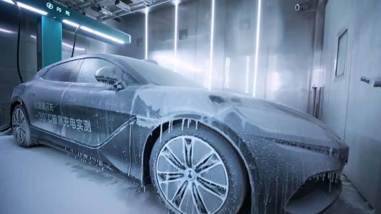 Новый Denza Z9GT от BYD при температуре -22 градуса зарядился до 97% всего за 12 минут